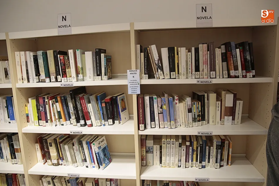 Foto 4 - Mar&iacute;a Jeunet participa en la inauguraci&oacute;n de la biblioteca de Do&ntilde;inos  