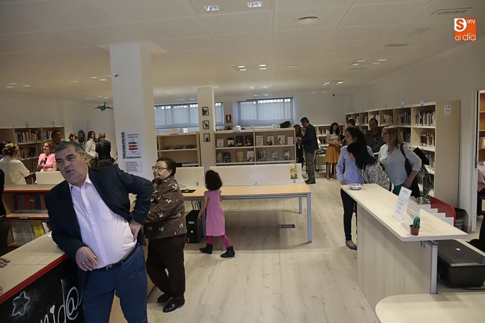 Foto 2 - Mar&iacute;a Jeunet participa en la inauguraci&oacute;n de la biblioteca de Do&ntilde;inos  