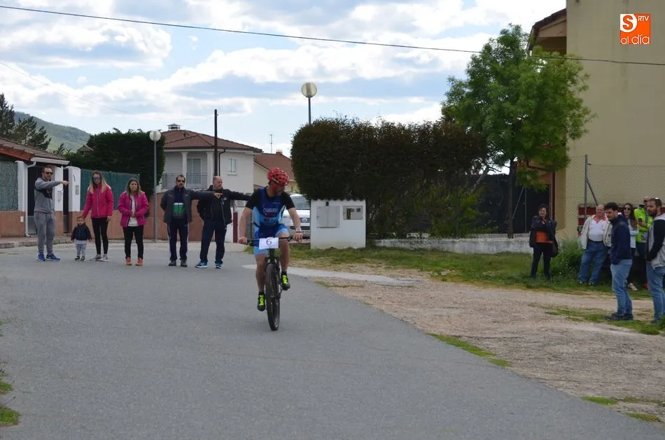 Foto 6 - Unos 60 participantes corren y pedalean en el Duatl&oacute;n Ciudad de B&eacute;jar  
