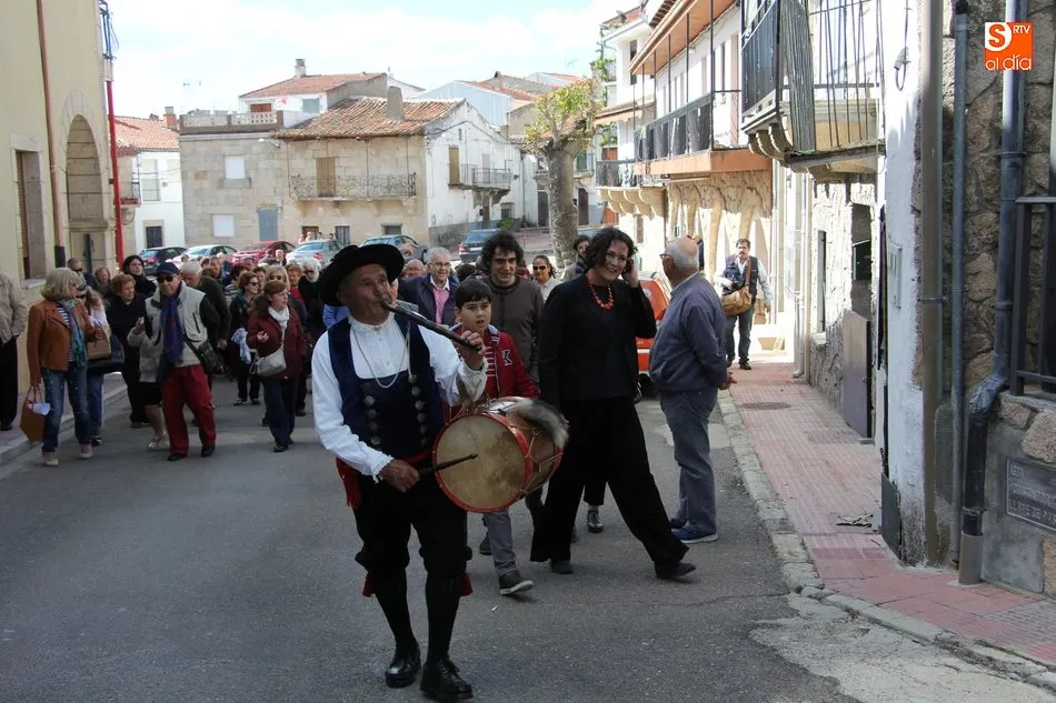 Foto 3 - Villarino homenajea a su poeta Jos&eacute; Miguel Ull&aacute;n  
