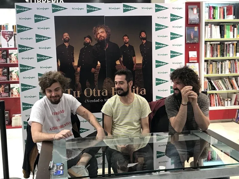 Foto 5 - &lsquo;Tu Otra Bonita&rsquo; se re&uacute;ne con sus fans salmantinos en&nbsp;el Corte Ingl&eacute;s&nbsp;  