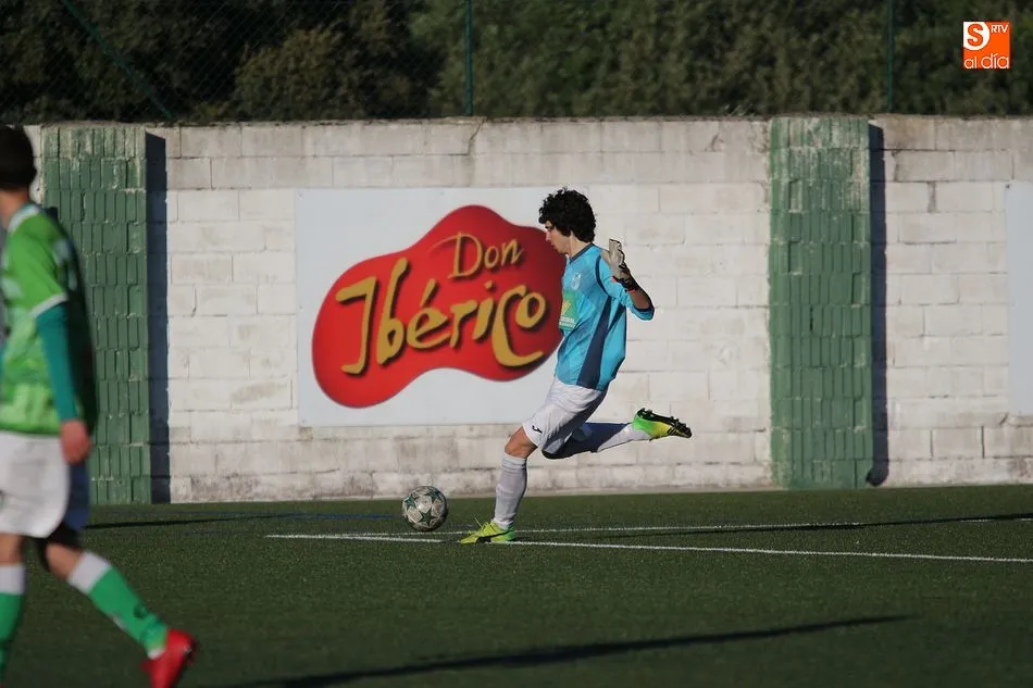 Foto 8 - El CD Navega Juvenil protagoniza una espectacular remontada ante el CD Guijuelo (4-6)