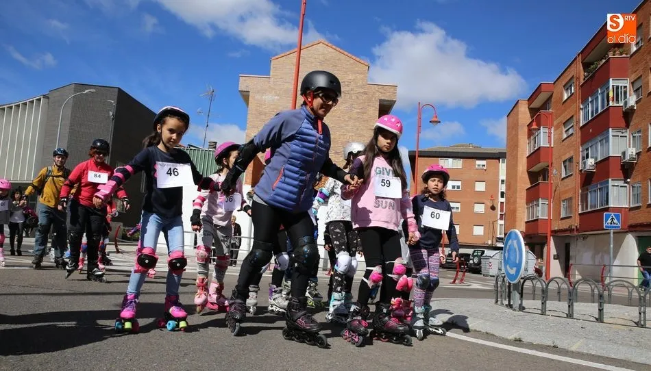 Divertida jornada de patinaje para padres y niños. Fotos: Alberto Martín