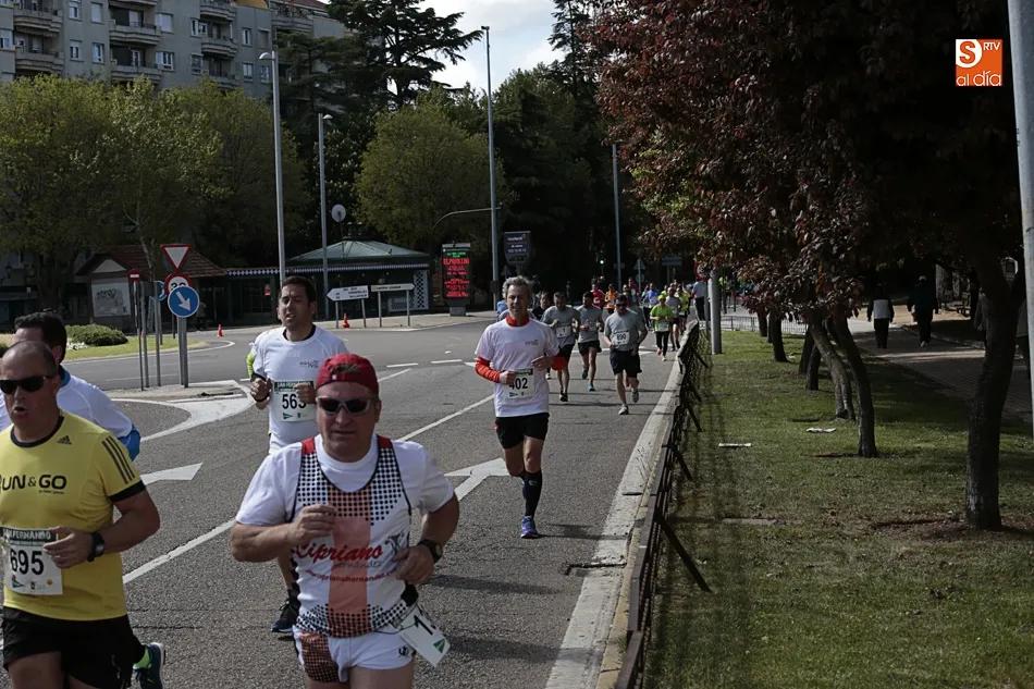 Foto 3 - Daniel Ayuso y Lourdes Lobato se imponen en la Carrera C&iacute;vico-Militar