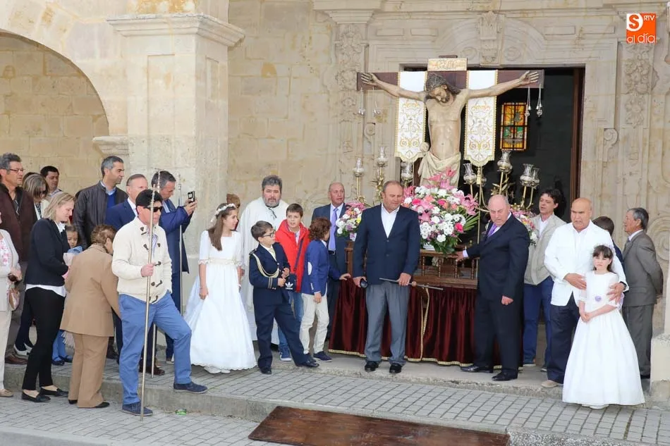 Foto 10 - Calzada de Valdunciel honra con misa y procesi&oacute;n al Cristo de la Piedad&nbsp;