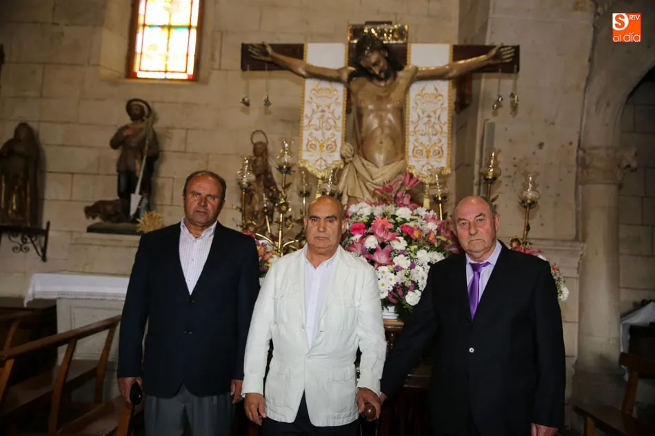 Foto 5 - Calzada de Valdunciel honra con misa y procesi&oacute;n al Cristo de la Piedad&nbsp;