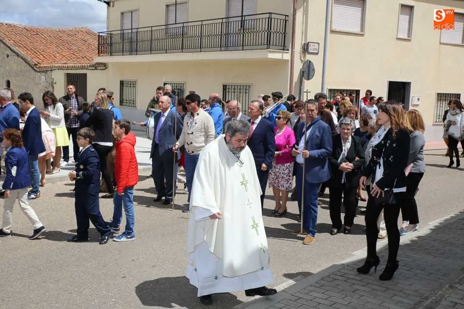 Foto 2 - Calzada de Valdunciel honra con misa y procesi&oacute;n al Cristo de la Piedad&nbsp;