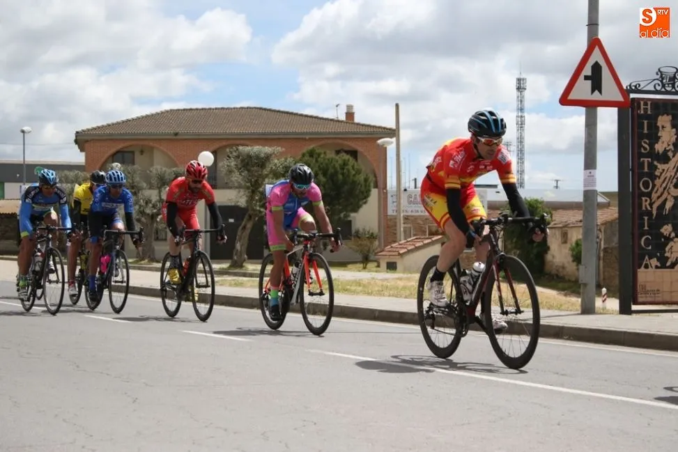 Foto 2 - Eladio Jim&eacute;nez se impone al sprint y gana el Trofeo Santa Teresa &ndash;&nbsp;A&ntilde;o Jubilar Teresiano