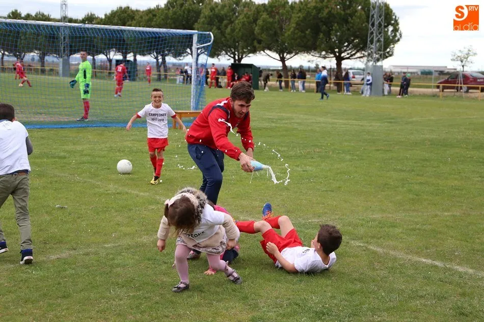Foto 5 - Los prebenjamines del Promesas de Villoria se proclaman campeones de la liga