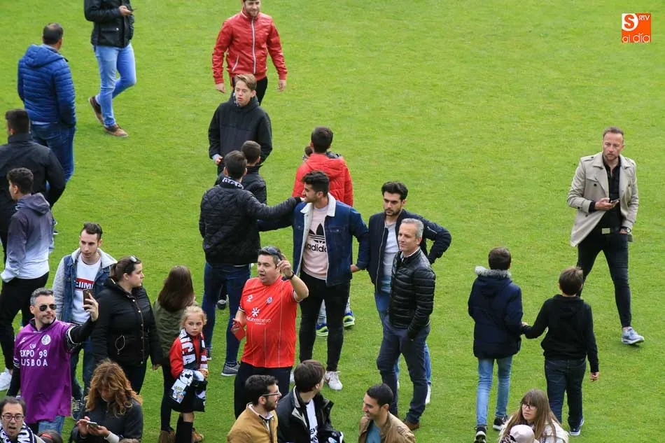 Foto 8 - El CF Salmantino UDS jugar&aacute; la fase de ascenso tras aprovechar el tropiezo del Tordesillas  