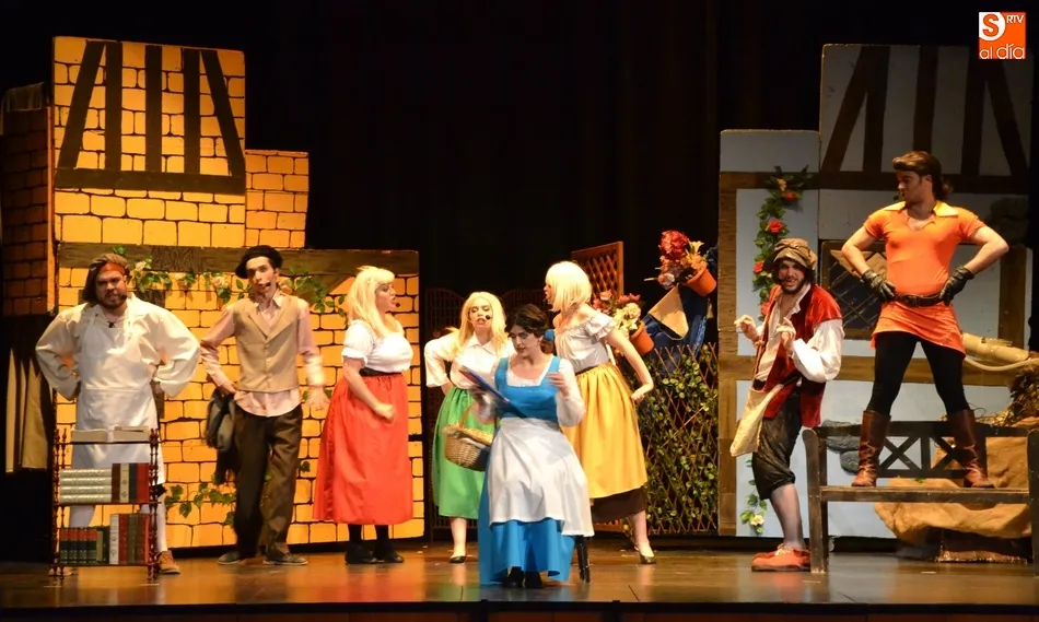 Las familias mirobrigenses se adentran en la emblemática historia de ‘La Bella y La Bestia’  