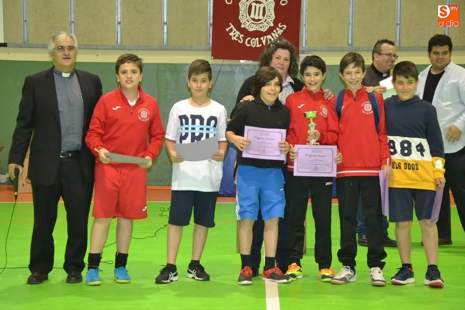 Foto 9 - Seven Pandang y Viejas Glorias triunfan en el XI Trofeo San Cayetano  