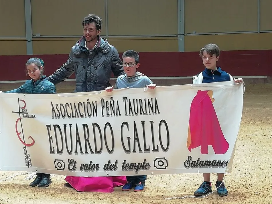 Foto 5 - Los socios de la pe&ntilde;a taurina de Eduardo Gallo disfrutan de un d&iacute;a de campo