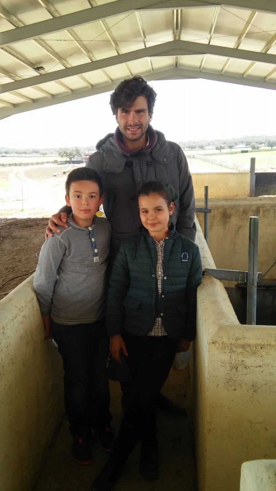 Foto 3 - Los socios de la pe&ntilde;a taurina de Eduardo Gallo disfrutan de un d&iacute;a de campo