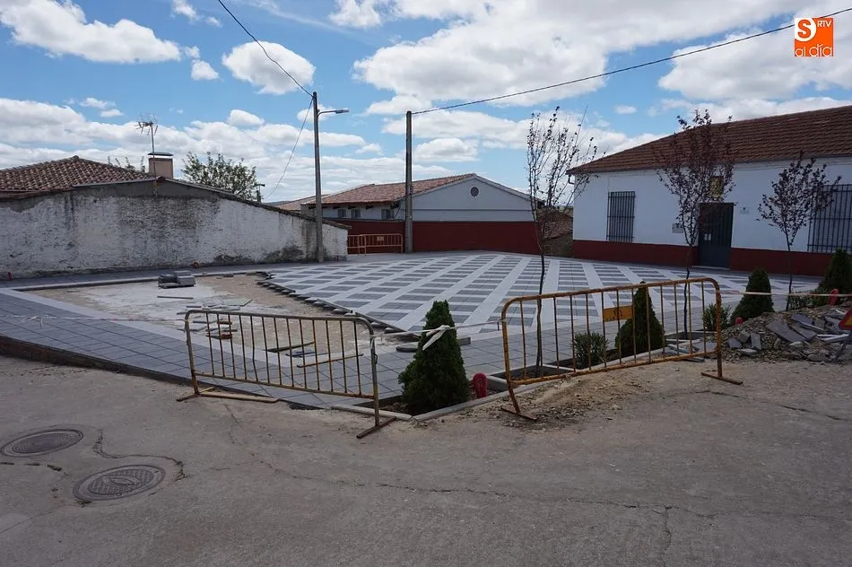 La nueva plaza está situada a pocos metros del Ayuntamiento de Berrocal de Salvatierra