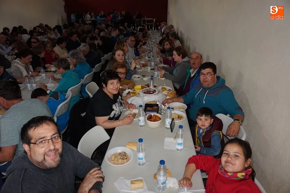 Foto 10 - La comida solidaria de Manos Unidas re&uacute;ne a 250 personas