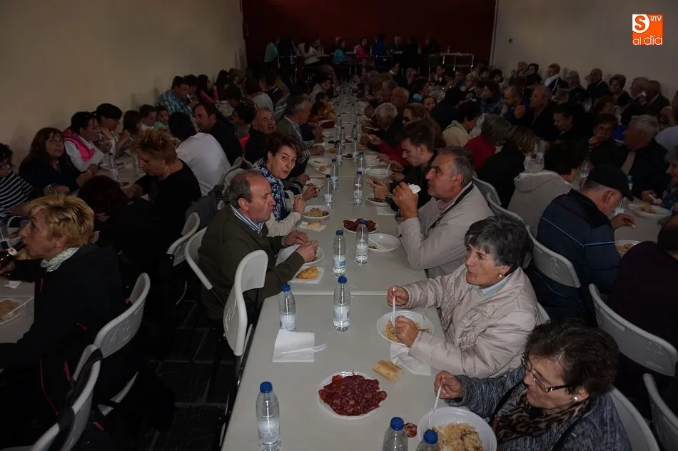 Foto 4 - La comida solidaria de Manos Unidas re&uacute;ne a 250 personas