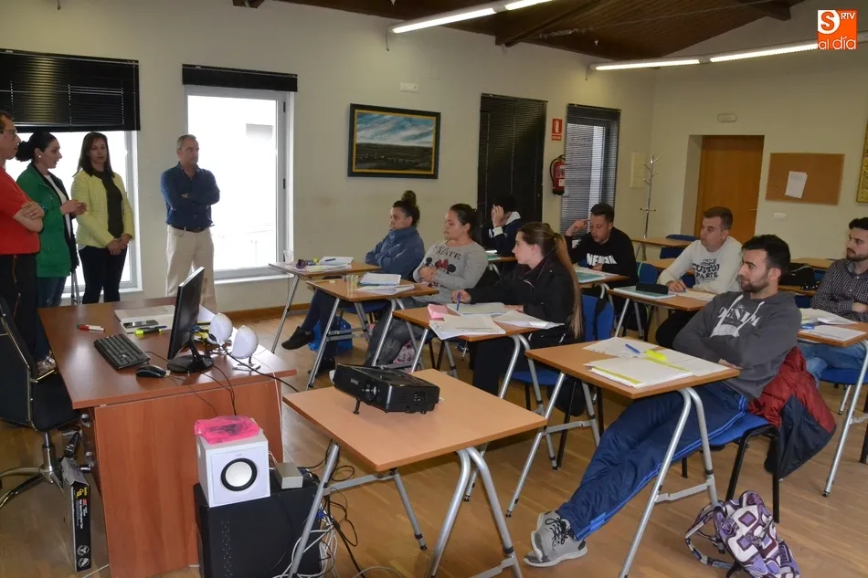 Ocho jóvenes se forman en el mantenimiento de jardines y en agricultura ecológica  