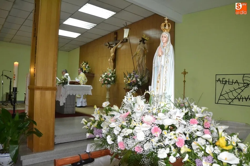Foto 3 - Los fieles de F&aacute;tima celebran la festividad de la Virgen que le da nombre  