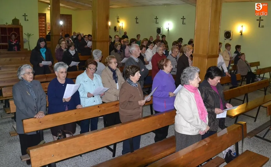 Foto 2 - Los fieles de F&aacute;tima celebran la festividad de la Virgen que le da nombre  