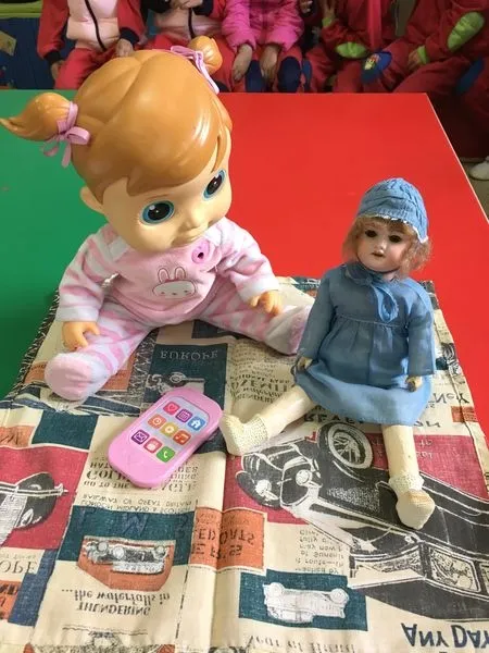Foto 2 - Los infantiles del colegio Padres Trinitarios se asoman al pasado  