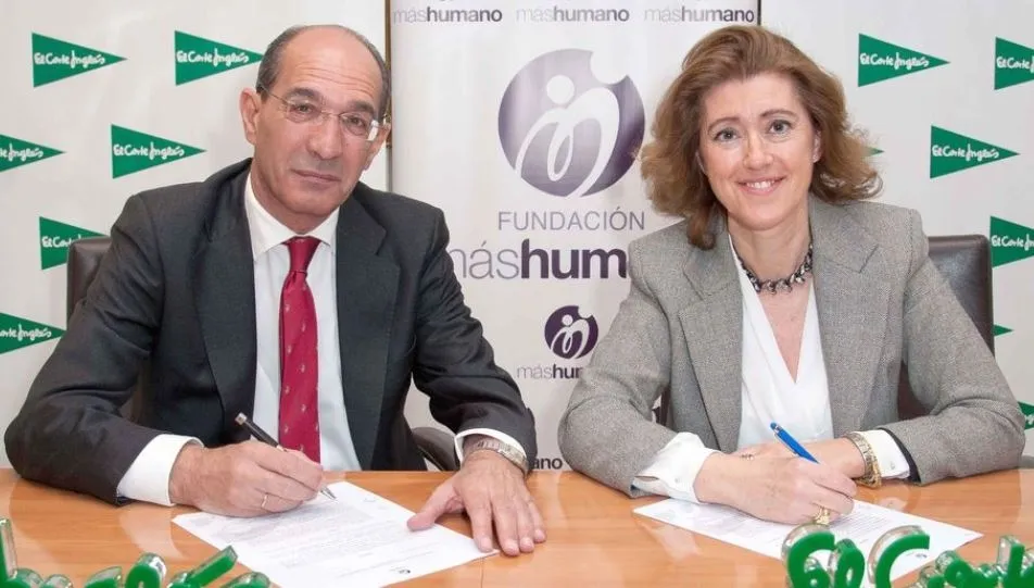 José Luis González-Besada y María Sánchez-Arjona en la firma de este acuerdo