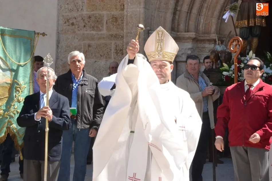 Foto 7 - Cancelada la procesi&oacute;n de San Isidro en San Andr&eacute;s tras estar a punto de irse al suelo su imagen  