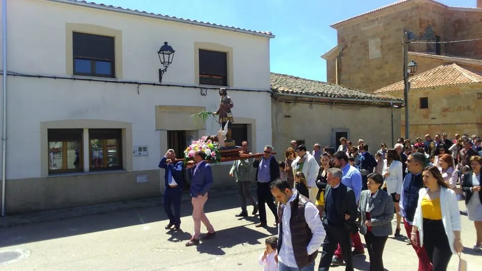 Foto 11 - Los vecinos honran a San Isidro en el d&iacute;a grande de las fiestas