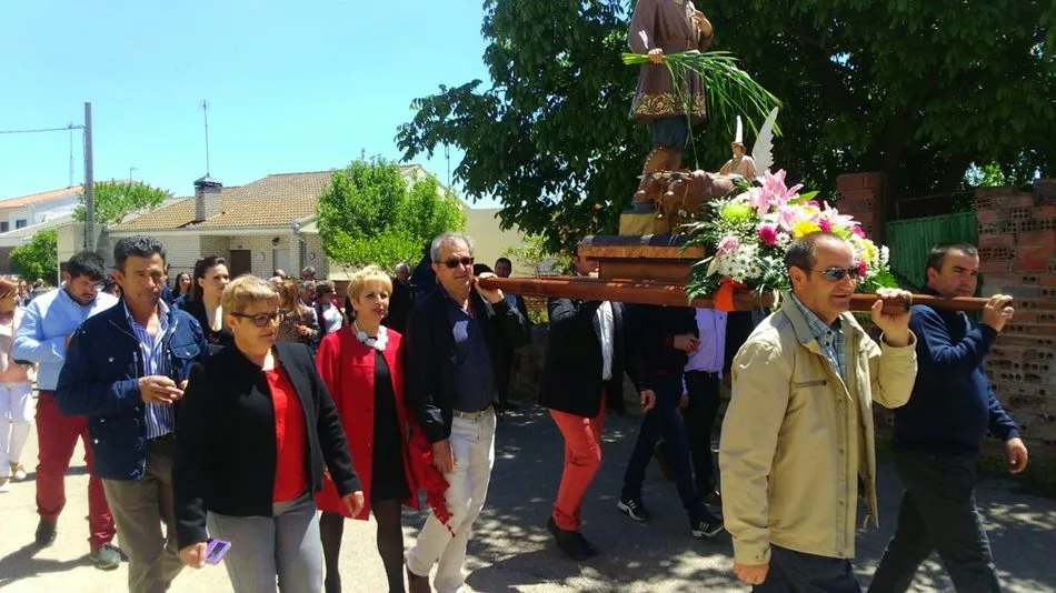 Foto 7 - Los vecinos honran a San Isidro en el d&iacute;a grande de las fiestas