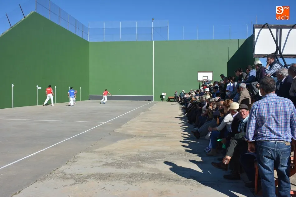 Foto 10 - Una animada feria de San Isidro en Lumbrales presenta m&aacute;s de 300 cabezas de ganado