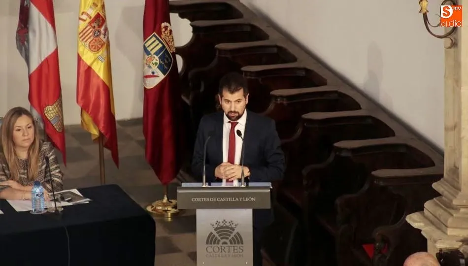 El portavoz del Grupo Socialista en las Cortes regionales, Luis Tudanca, en Fonseca. Foto de Alejandro López
