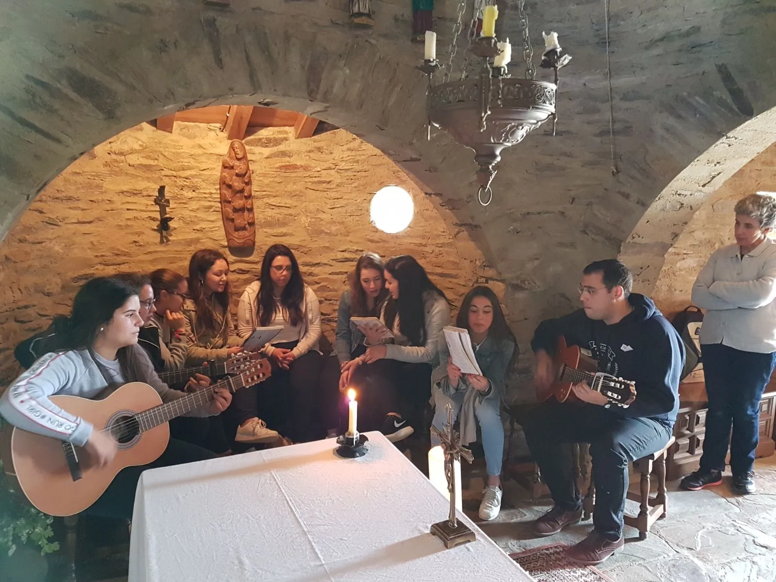Foto 2 - Alumnos de Religi&oacute;n de los arciprestazgos de Yeltes y Campo Charro disfrutan de una convivencia  