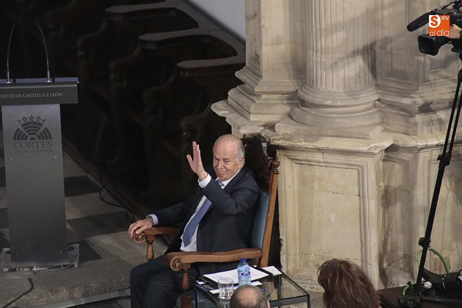 Foto 2 - Javier Amoedo: &ldquo;Entiendo que se pueda criticar una resoluci&oacute;n, pero no desprestigiar&rdquo;
