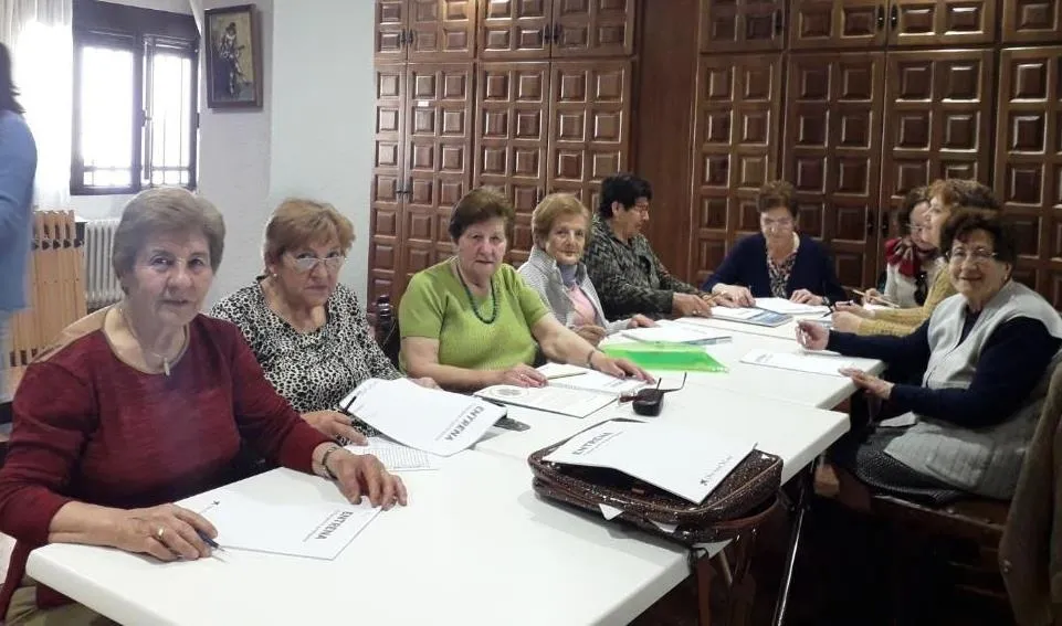 Foto 2 - Recta final de los cursos de salud y bienestar del Centro de D&iacute;a de Personas Mayores  