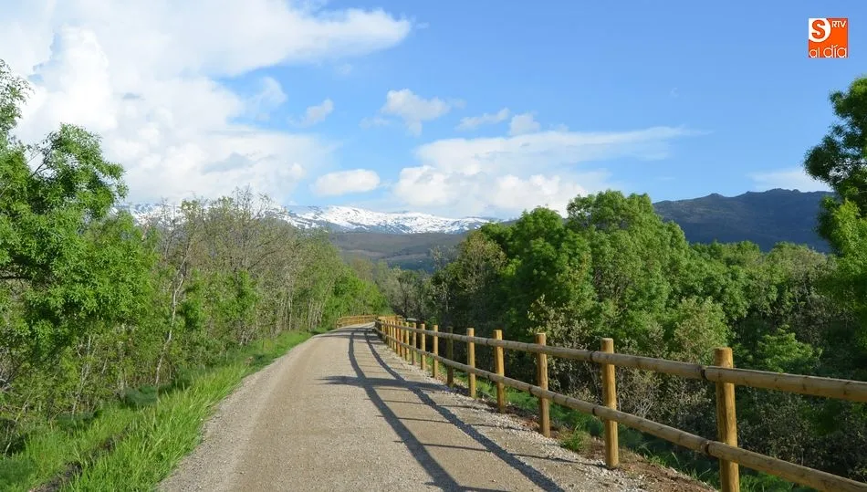 Vista de la Sierra de Béjar desde la Vía Verde