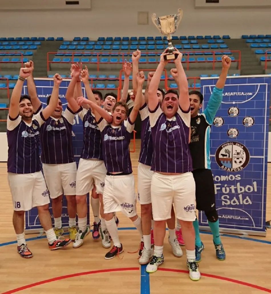 Foto 2 - El filial del Macotera gana la Liga de Plata en una intensa final ante el Le Mans