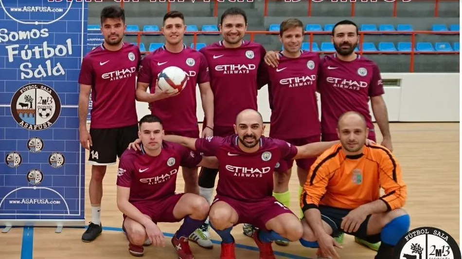 Plantilla del equipo campeón.