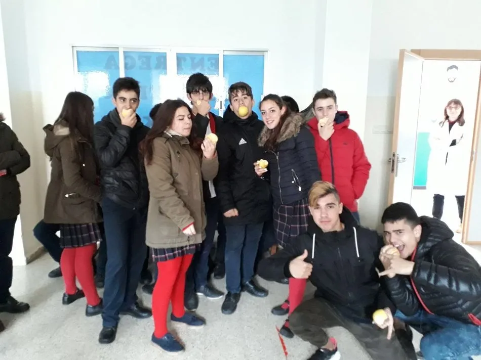 Foto 9 - El colegio Padres Trinitarios participa en el Programa Escolar de consumo de frutas, hortalizas y...