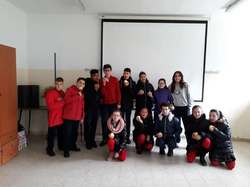 Foto 8 - El colegio Padres Trinitarios participa en el Programa Escolar de consumo de frutas, hortalizas y...