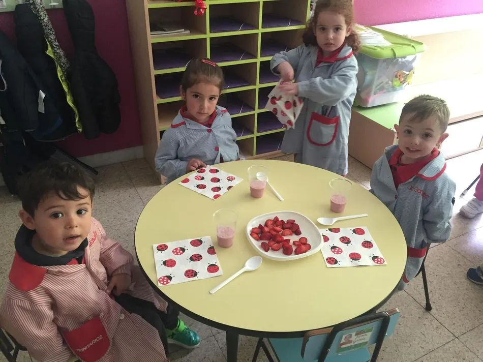 Foto 4 - El colegio Padres Trinitarios participa en el Programa Escolar de consumo de frutas, hortalizas y...