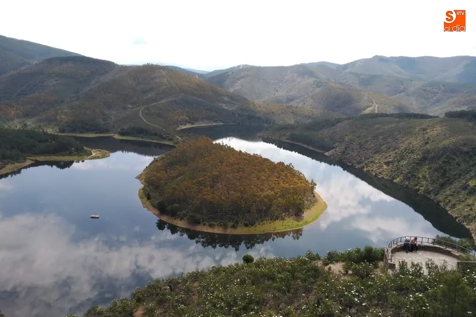 Foto 5 - Los mayores de San Isidro disfrutan de los barbos en Sotoserrano  