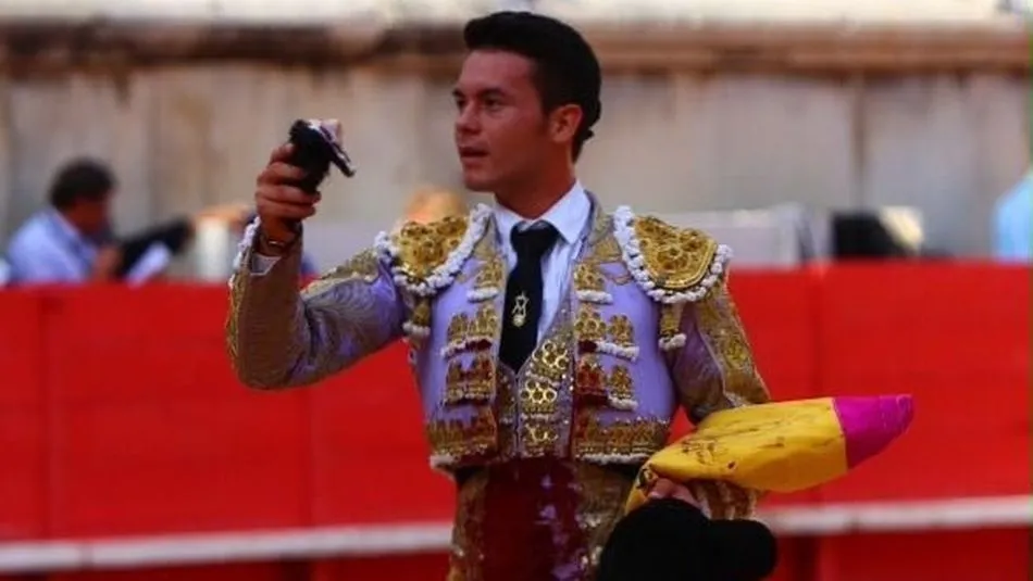 López Chaves confirma que Vanegas está consciente y animado en espera de ser operado