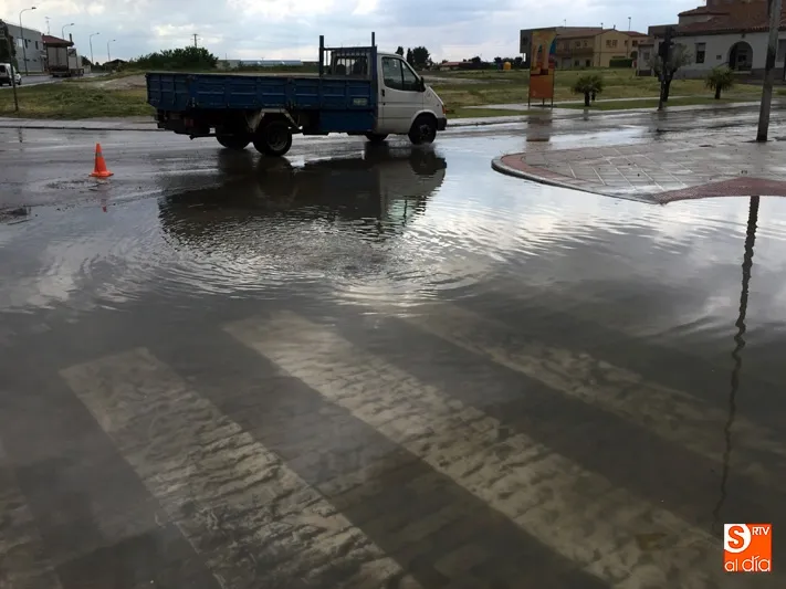 Foto 3 - Una intensa tormenta anega &lsquo;una vez m&aacute;s&rsquo; parte de los accesos a la ciudad