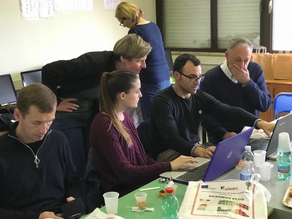 Foto 5 - Dos profesores de Misioneras-Santa Teresa participan en Roma en el final del proyecto Erasmus+  