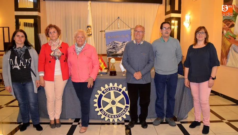 Acto de entrega de la donación a las asociaciones