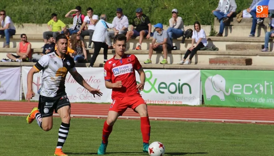 Manjón, durante el partido en Las Pistas frente a Numancia B.