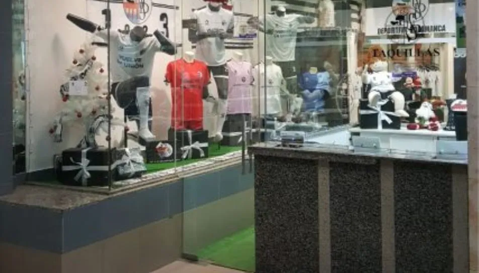 Tienda de la UDS en el pasaje de Coliseum