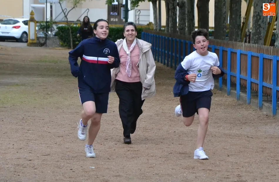 Foto 5 - Aplazada por la lluvia la Carrera contra el Hambre de Misioneras-Santa Teresa  