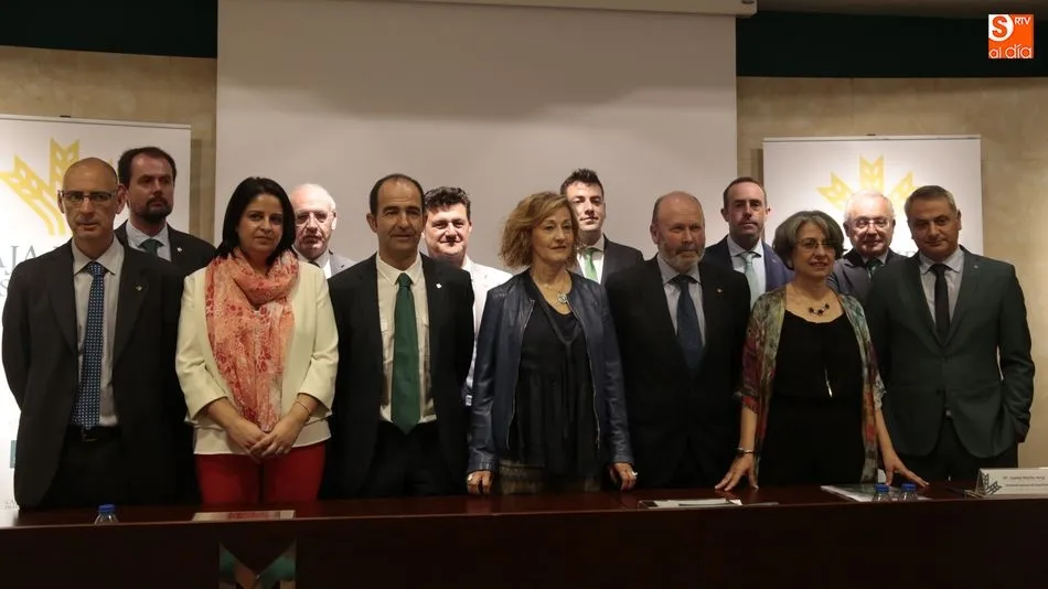 La Asamblea General de Socios ha reelegido a Ernesto Moronta como presidente de Caja Rural de Salamanca. Foto: Alejandro Lopez