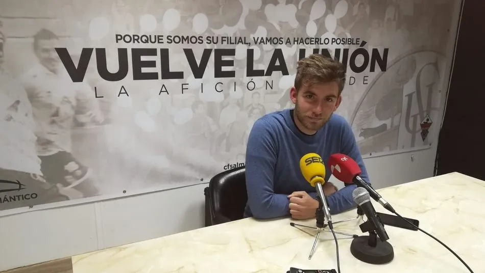 Pablo Cortés, en la rueda de prensa. Foto: www.cfsalmantinouds.com